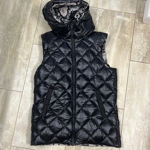 Lululemon reversible vest; great condition; size 10
